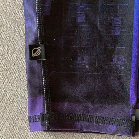Terez NWOT Cropped Multicolor Leggings. Size XS. - Picture 4 of 5